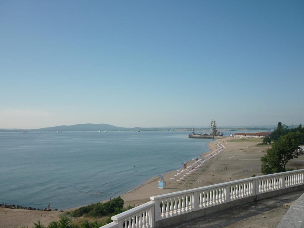 Sea Garden Plaza Apartment - Free Parking Burgas City Zimmer foto