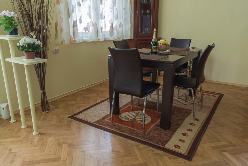 Sea Garden Plaza Apartment - Free Parking Burgas City Zimmer foto